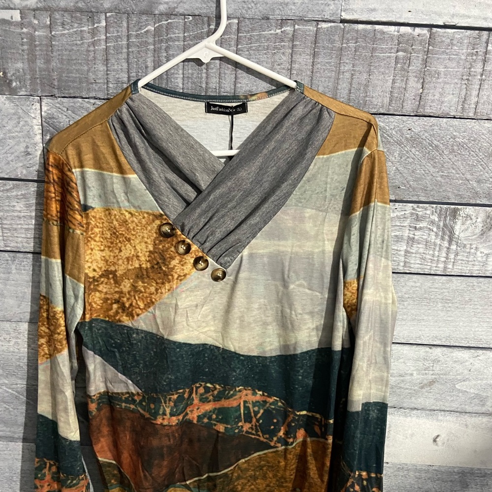 Just Fashion Now Multi-color shirt L NWT smoke free home